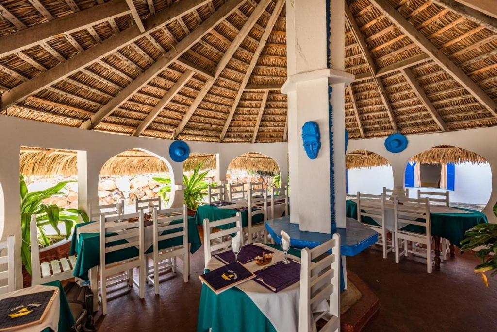 Chez Maggie Hotel & Restaurant Morondava Buitenkant foto